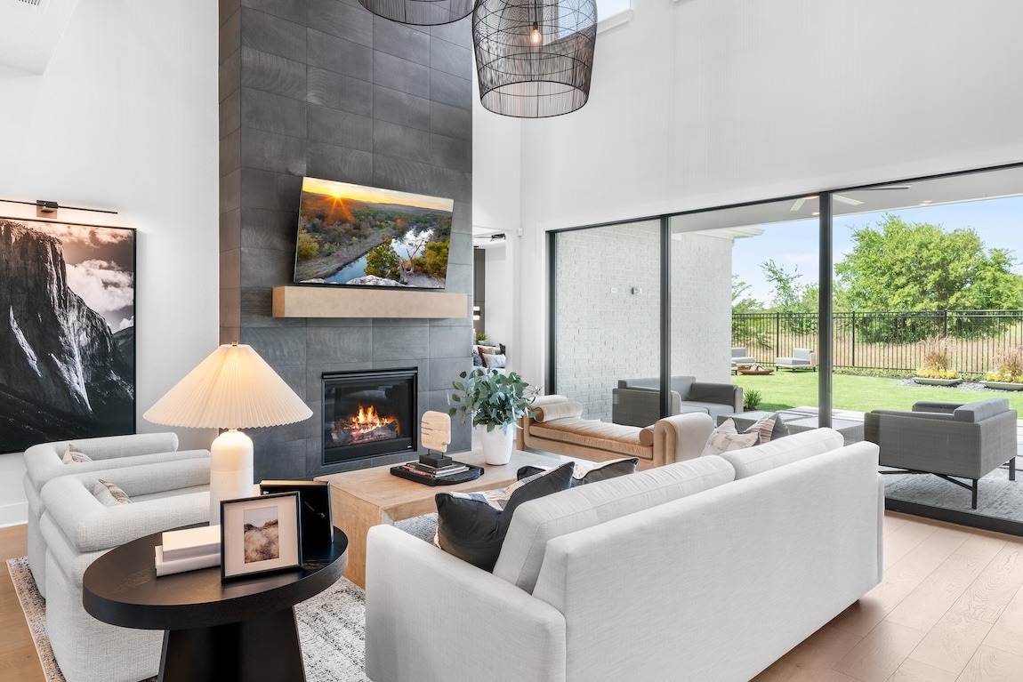 Best Ways to Style a Fireplace for Every Season